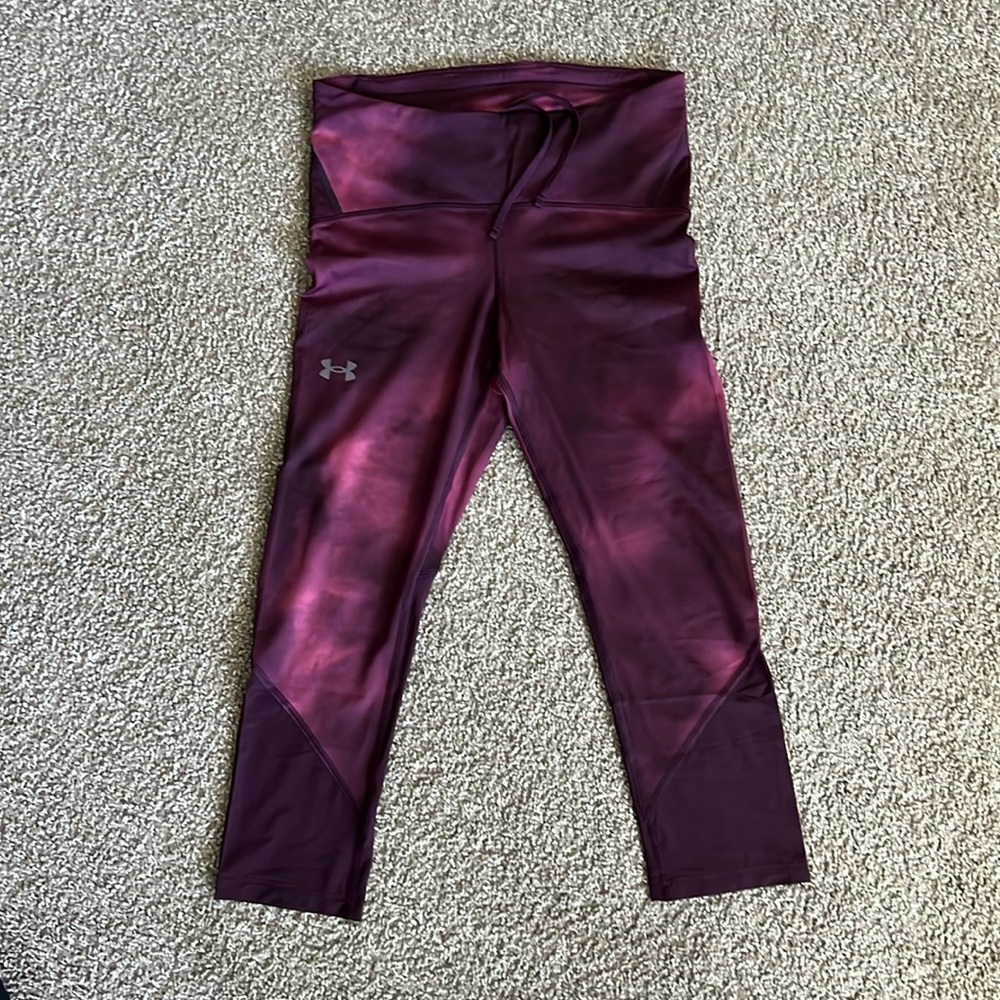 NWOT UA Women’s Printed Purple Crop Heatgear Leggings